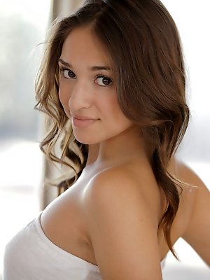 Watch buxom brunette Sara Luvv get cover her lush ass in her pussy juices as she gets rough with her wet horny clit pics ~ SexyNakedModels.com